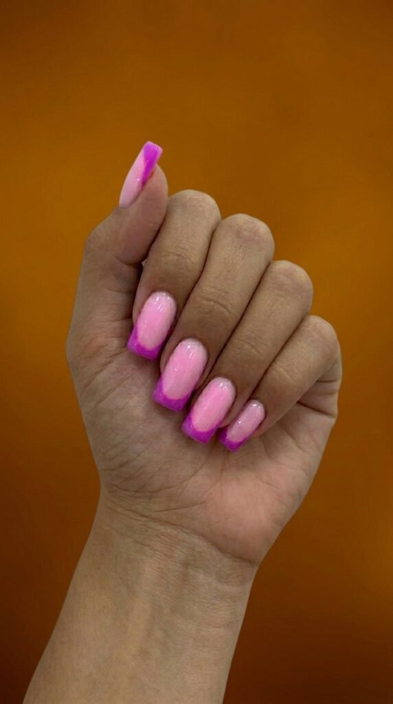 Pink to purple blended ombre square gel nails – vibrant chic summer gel nail ideas